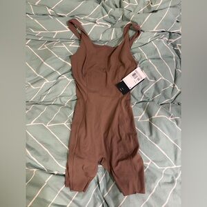 Nike women’s zenvy bodysuit size XS nwt